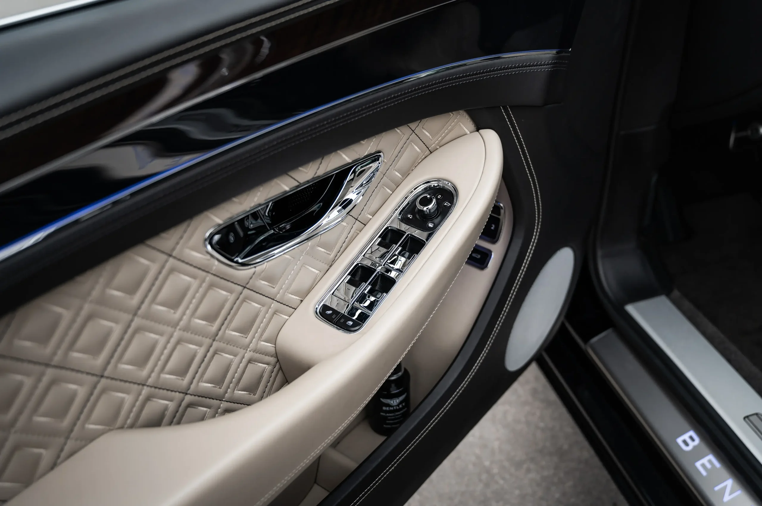 Bentley Continental GT Coupe W12 - 12