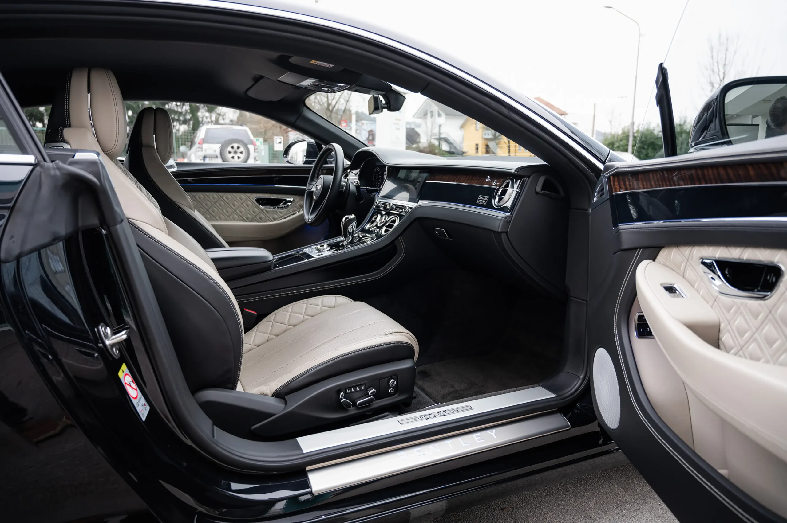 Bentley Continental GT Coupe W12 - 13