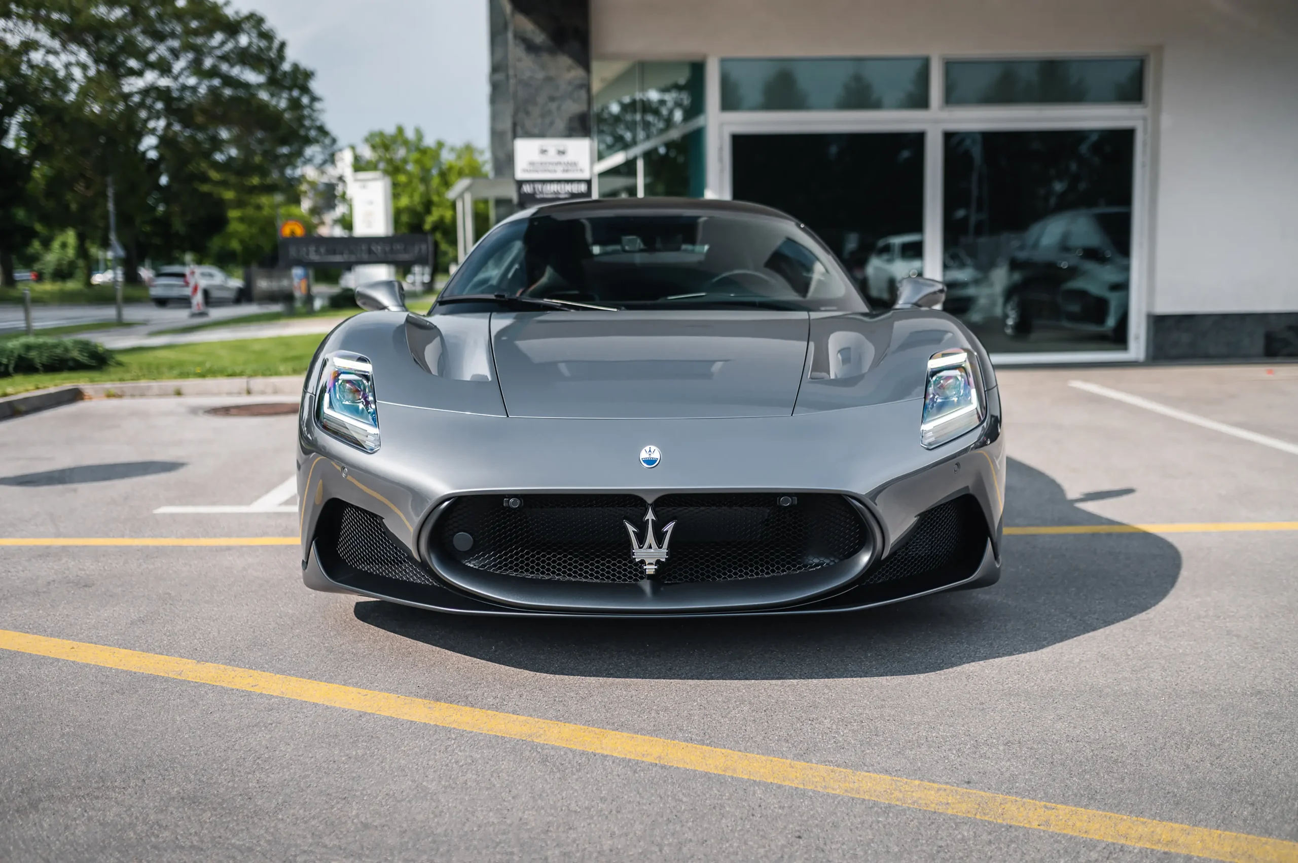 Maserati-MC20-04