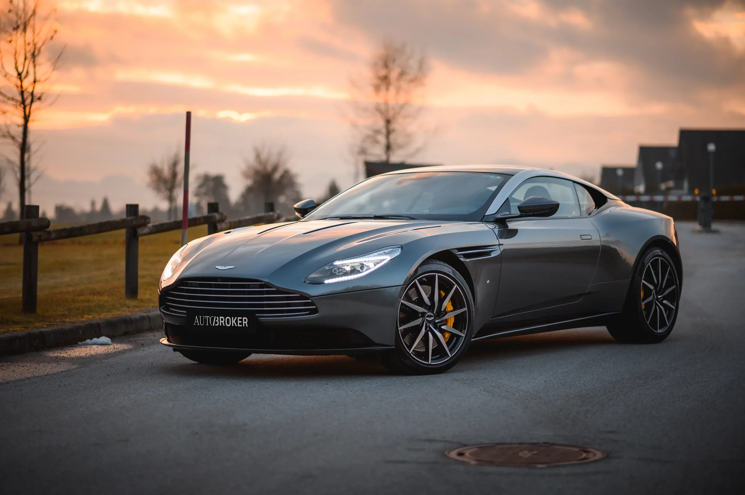 Aston-Martin-DB11-01