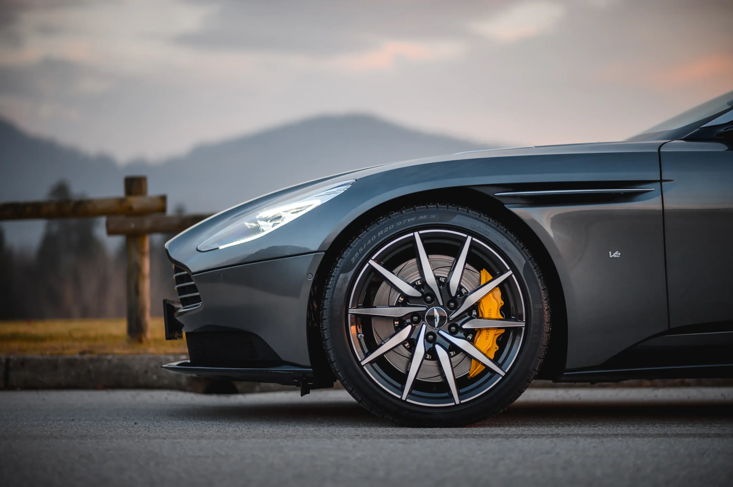 Aston-Martin-DB11-06