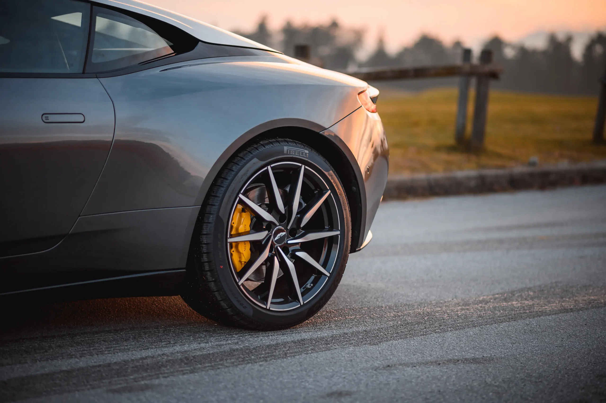 Aston-Martin-DB11-07
