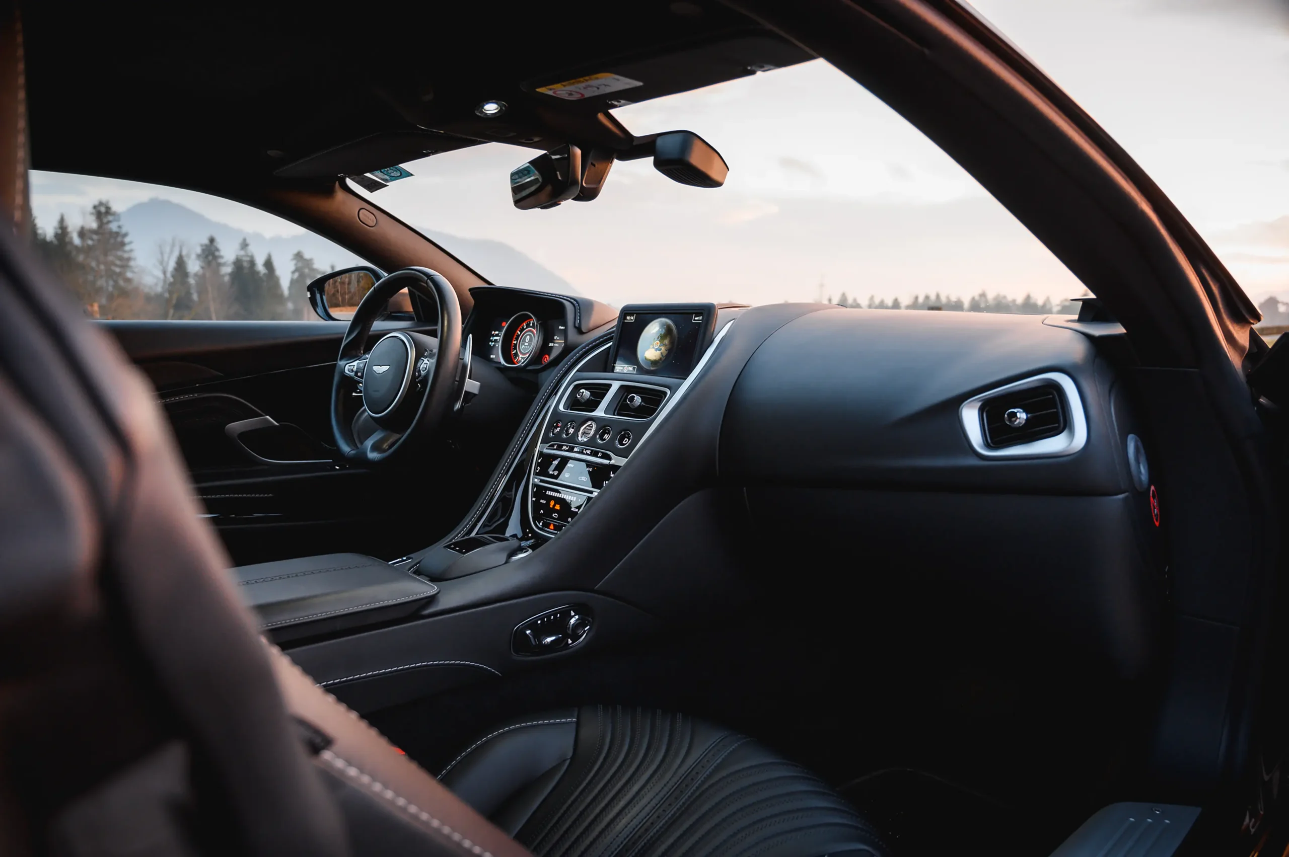 Aston-Martin-DB11-09