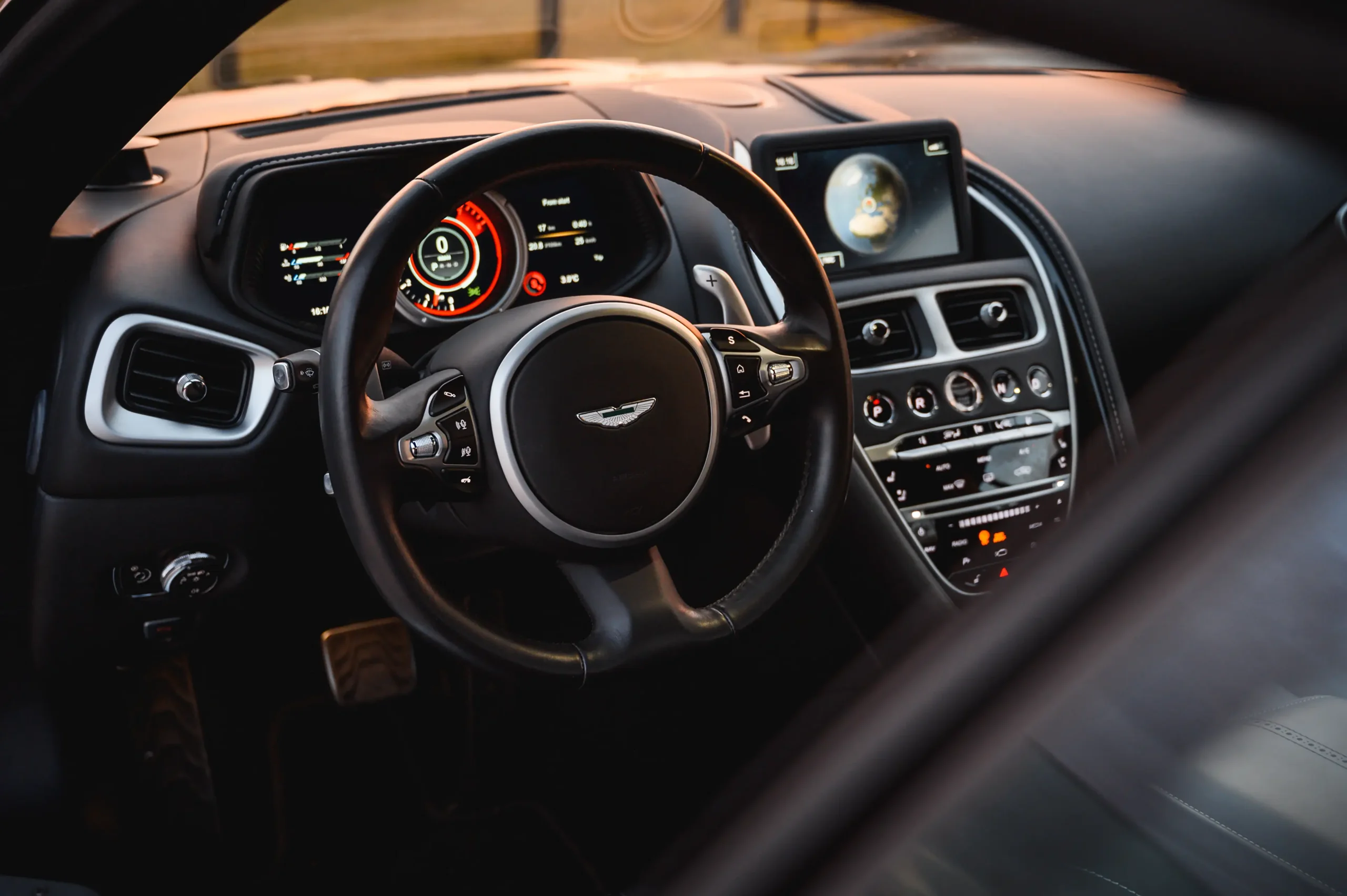 Aston-Martin-DB11-10