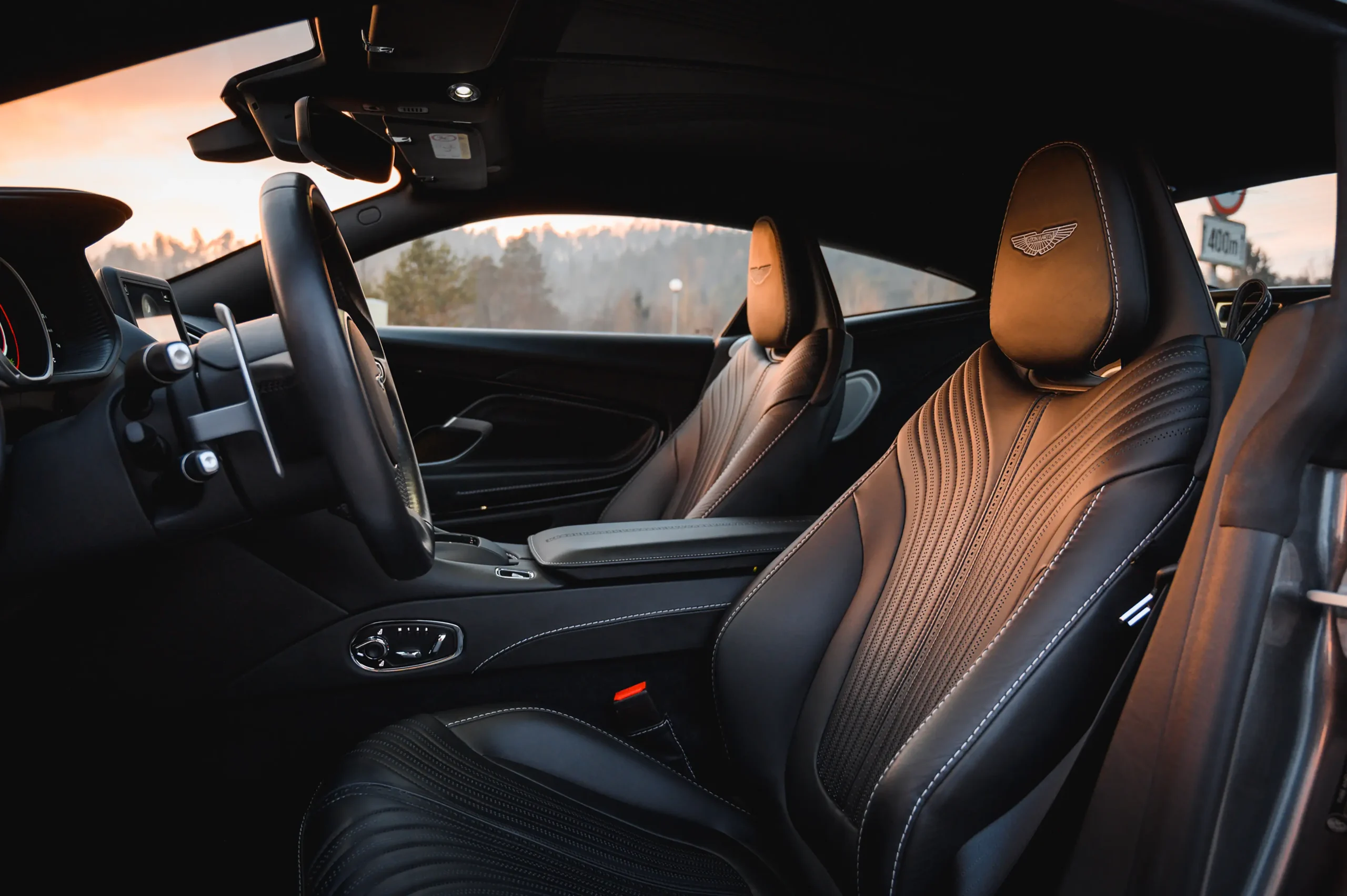 Aston-Martin-DB11-12