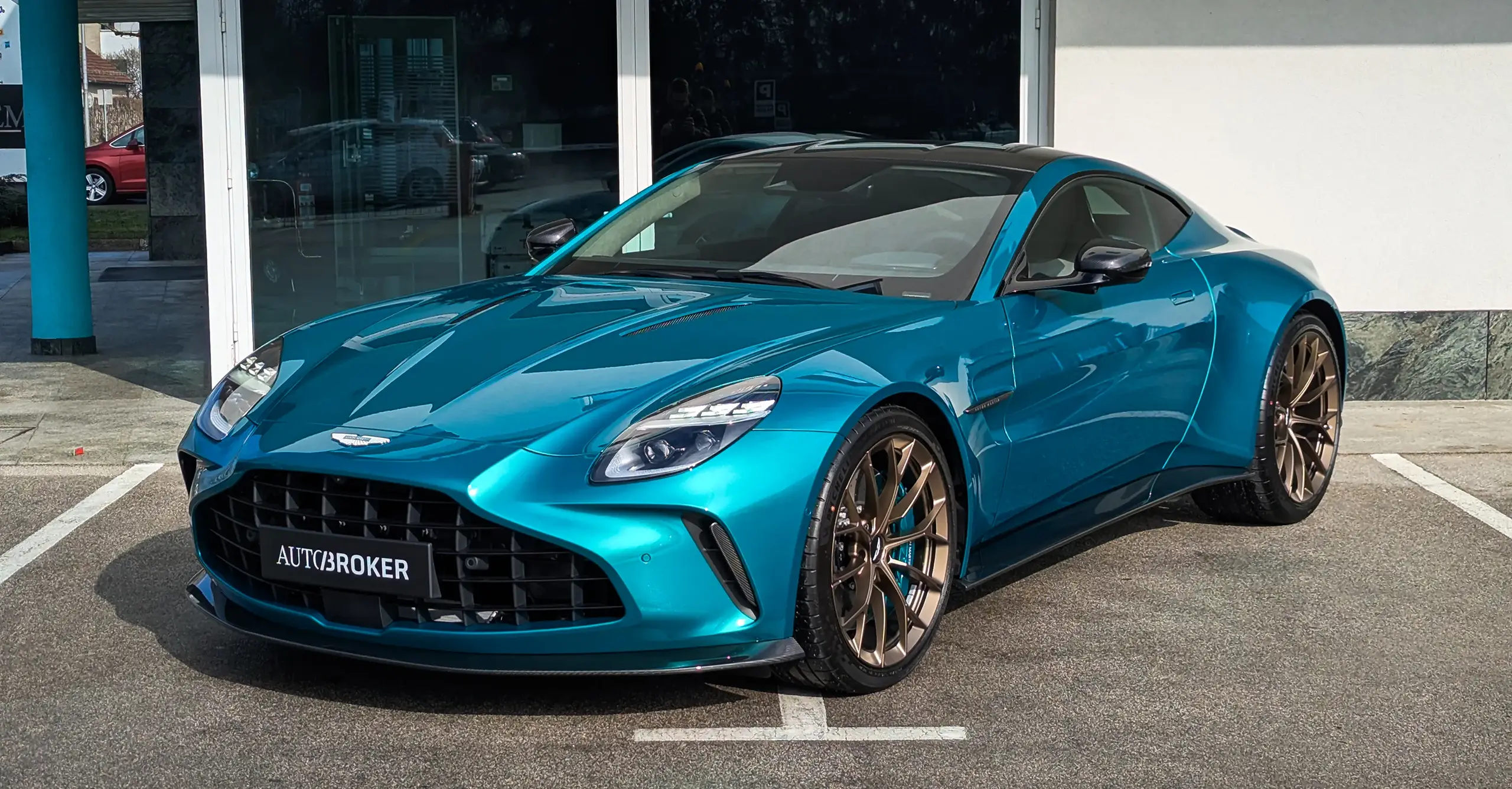 Aston-Martin-Vantage-01