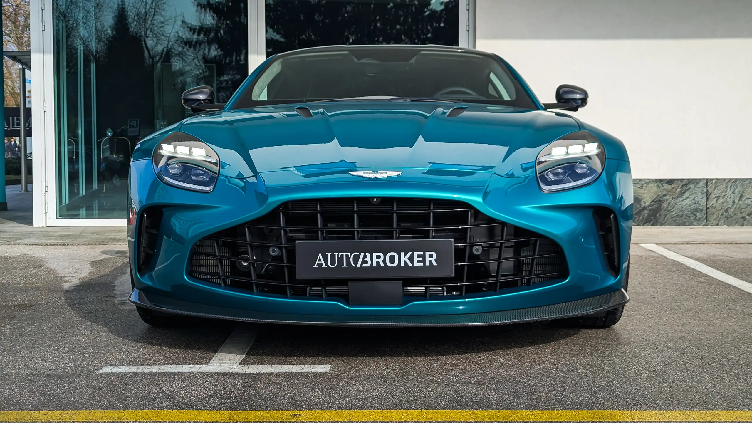 Aston-Martin-Vantage-02
