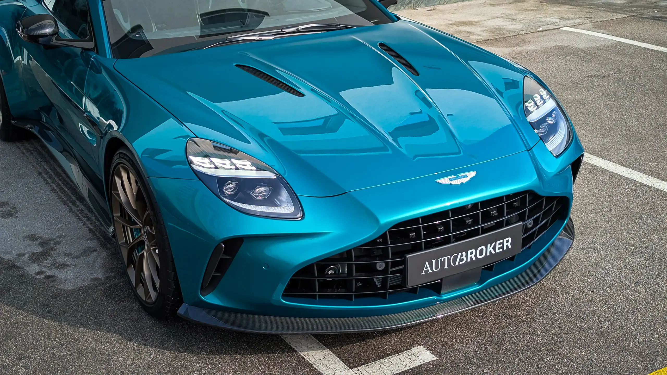 Aston-Martin-Vantage-03