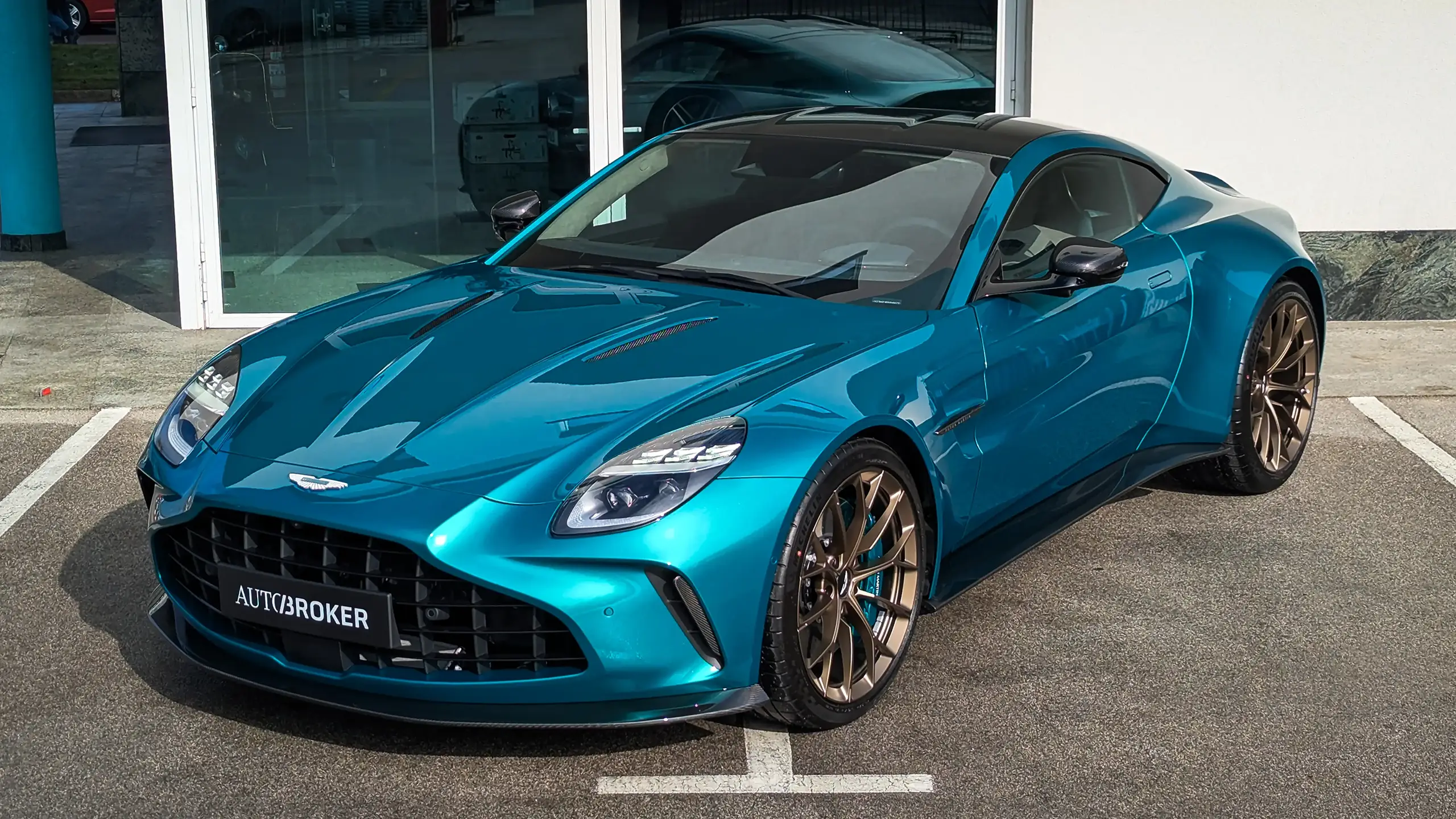 Aston-Martin-Vantage-10