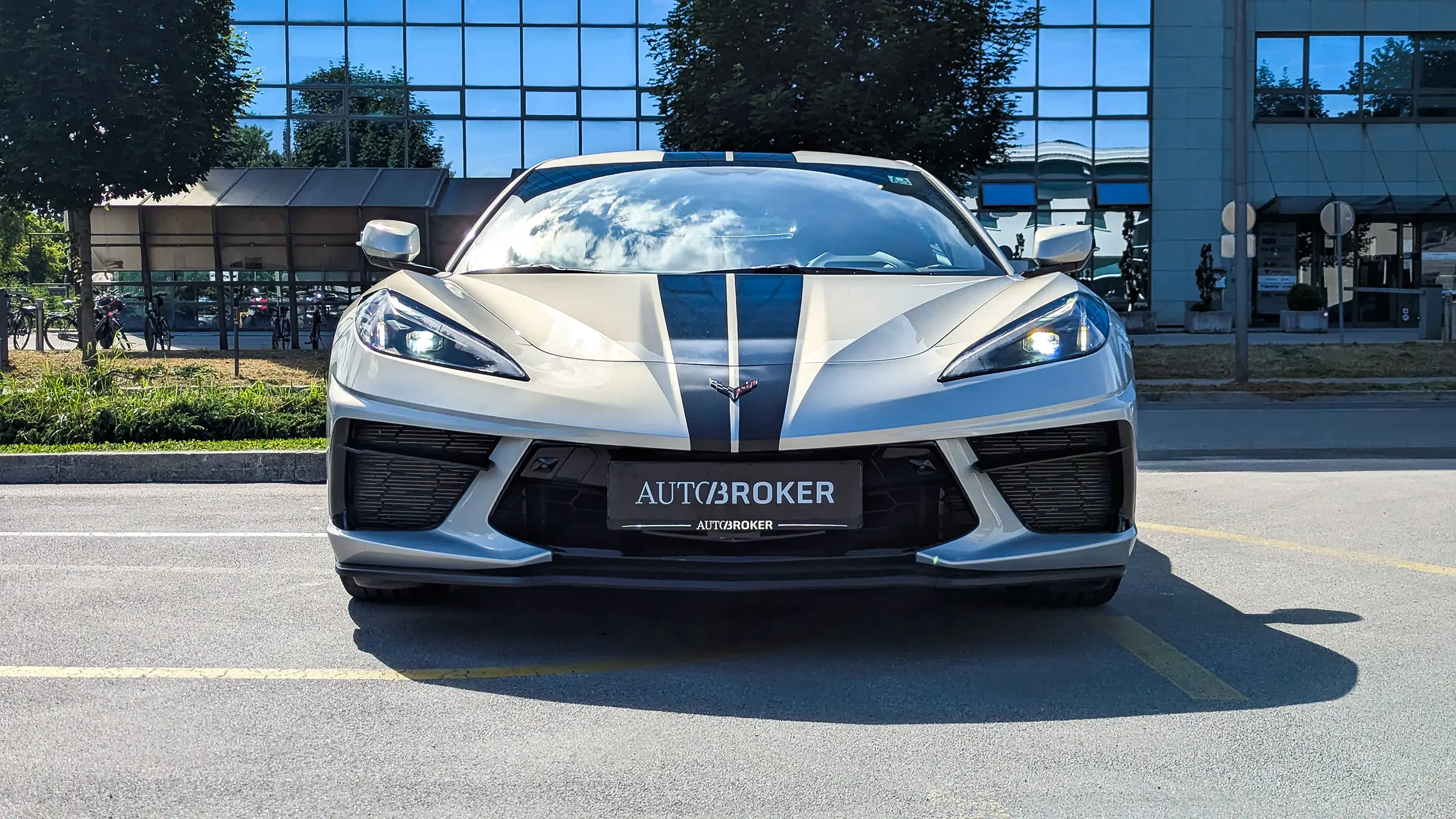 Chevrolet-Corvette-C8-Stingray-04