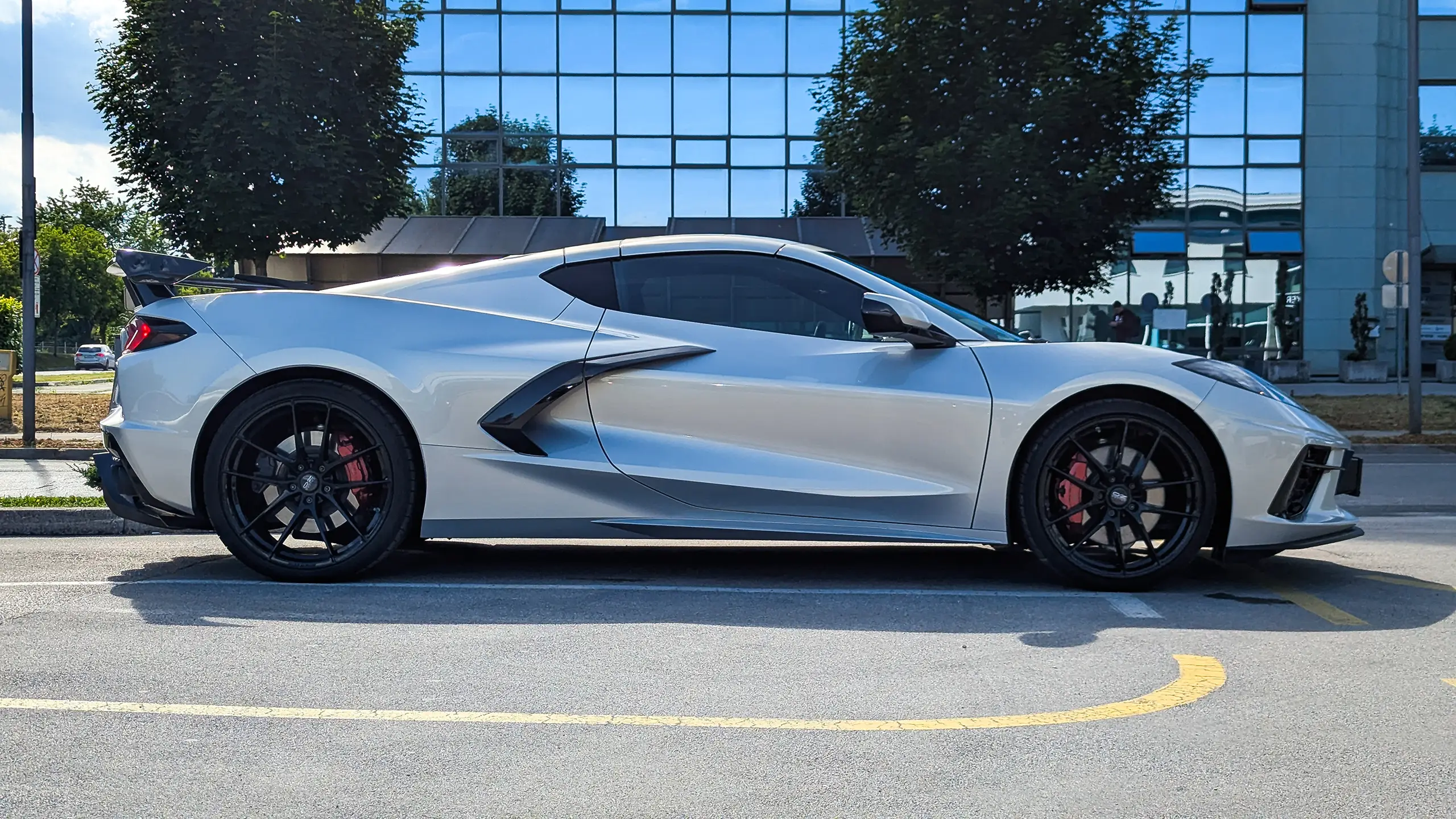 Chevrolet-Corvette-C8-Stingray-06