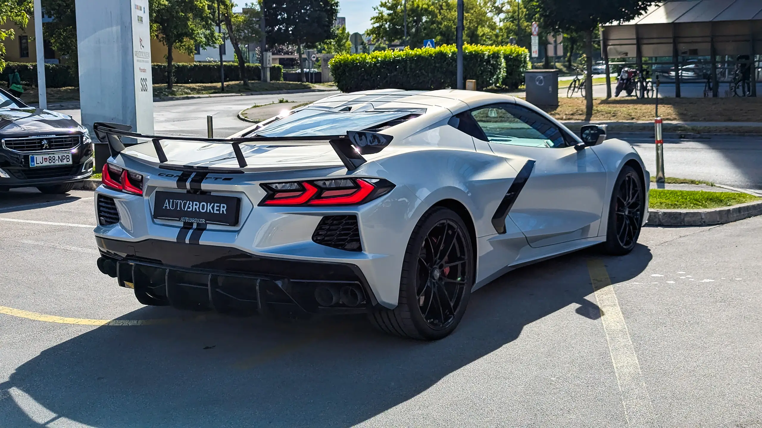 Chevrolet-Corvette-C8-Stingray-07
