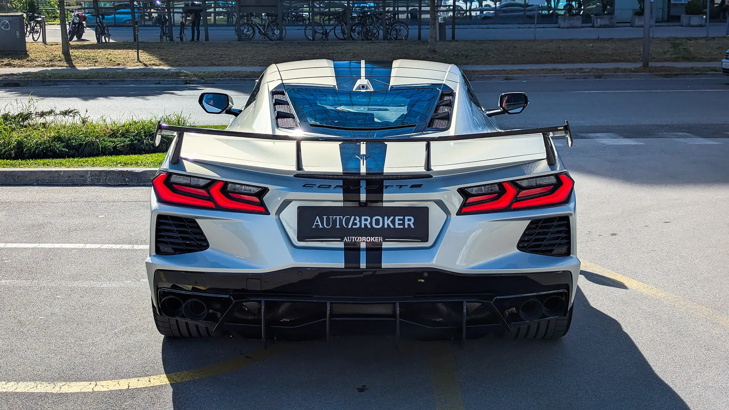 Chevrolet-Corvette-C8-Stingray-08