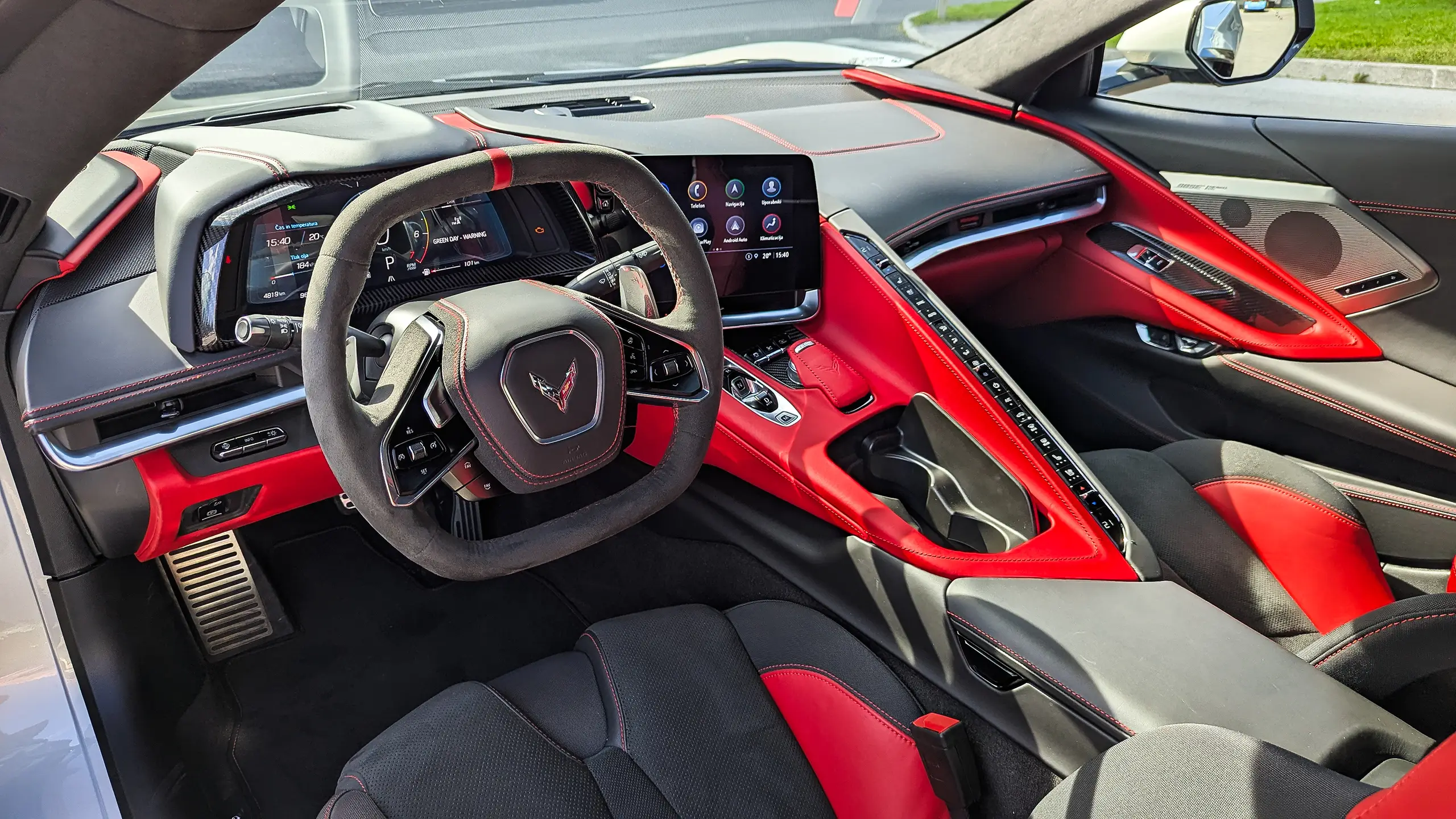 Chevrolet-Corvette-C8-Stingray-14