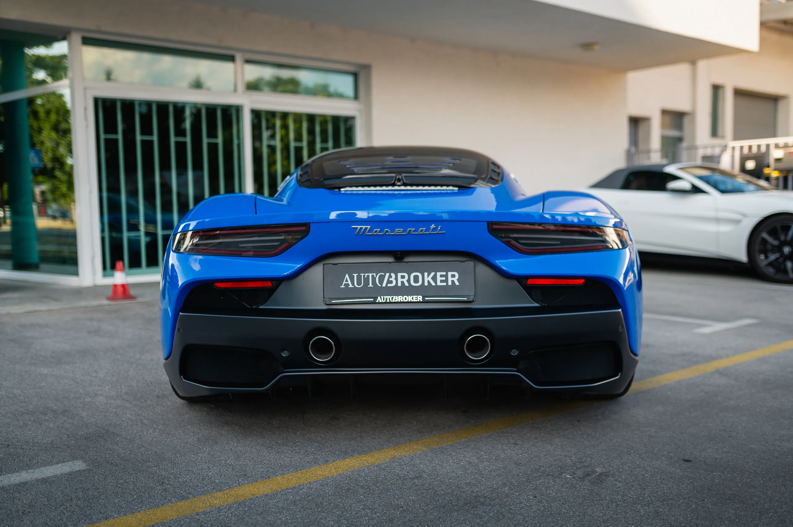 Maserati-MC20-Blu-Infinito-06
