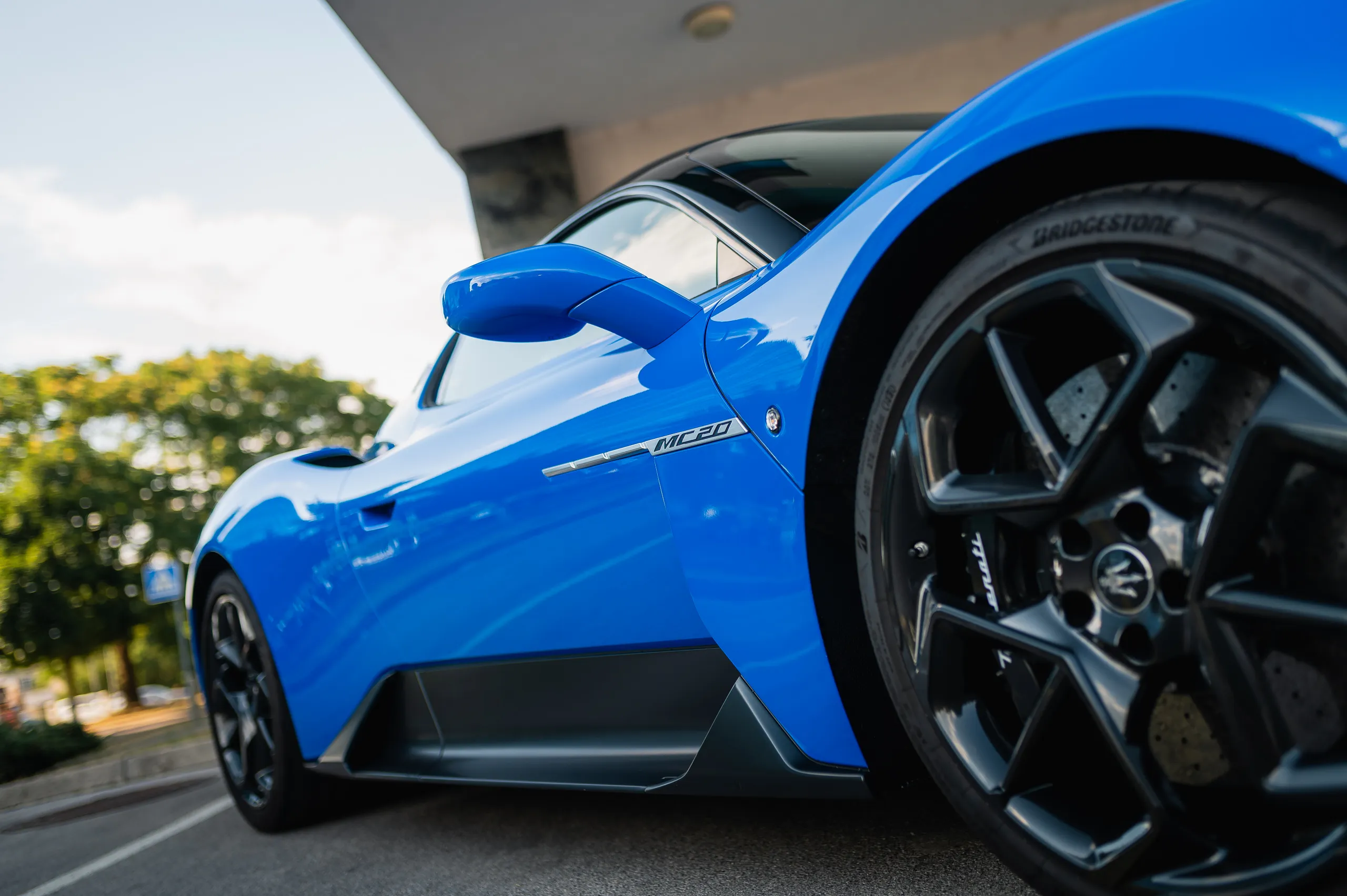 Maserati-MC20-Blu-Infinito-09