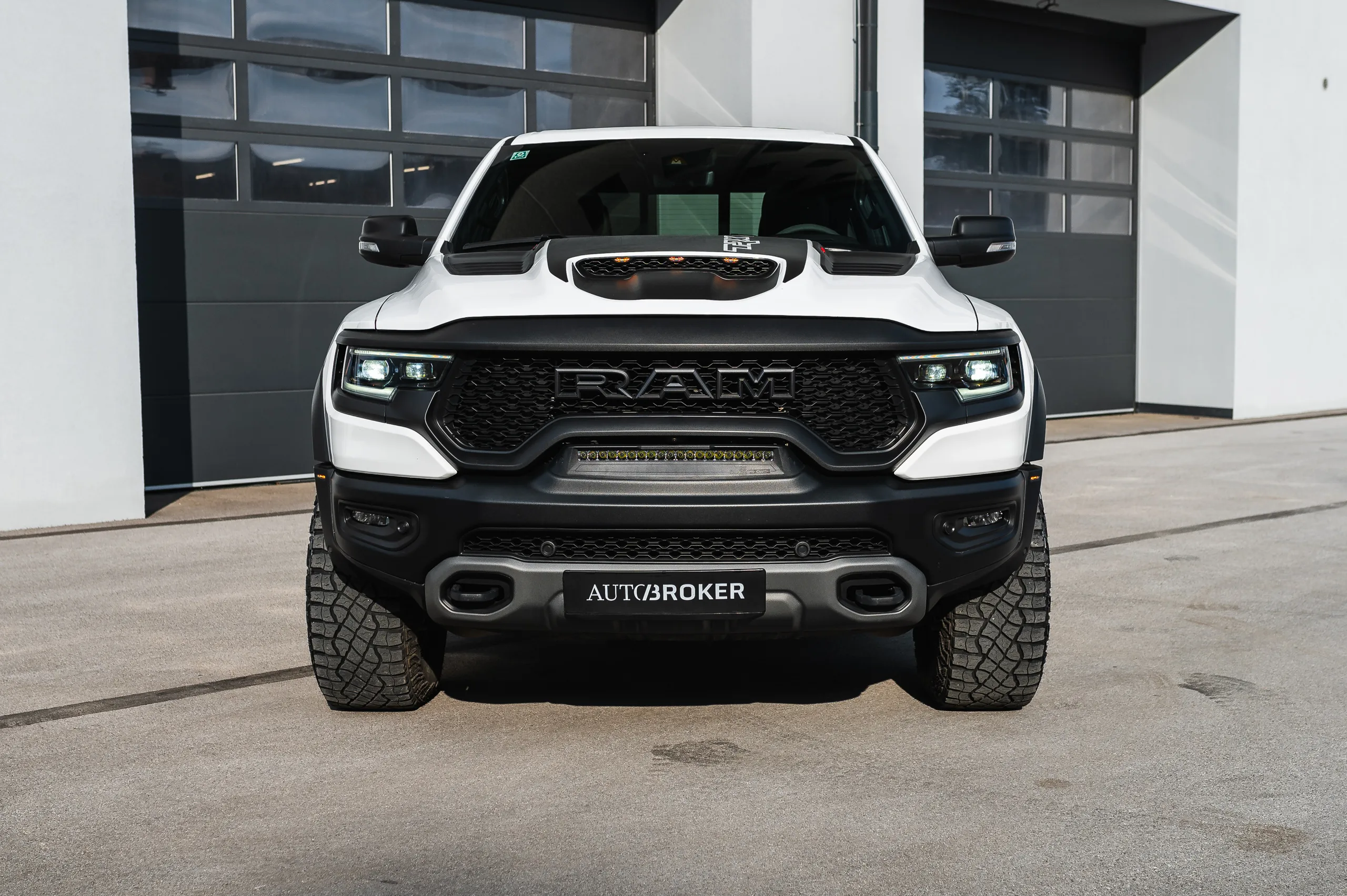 Dodge-RAM-1500-TRX-04
