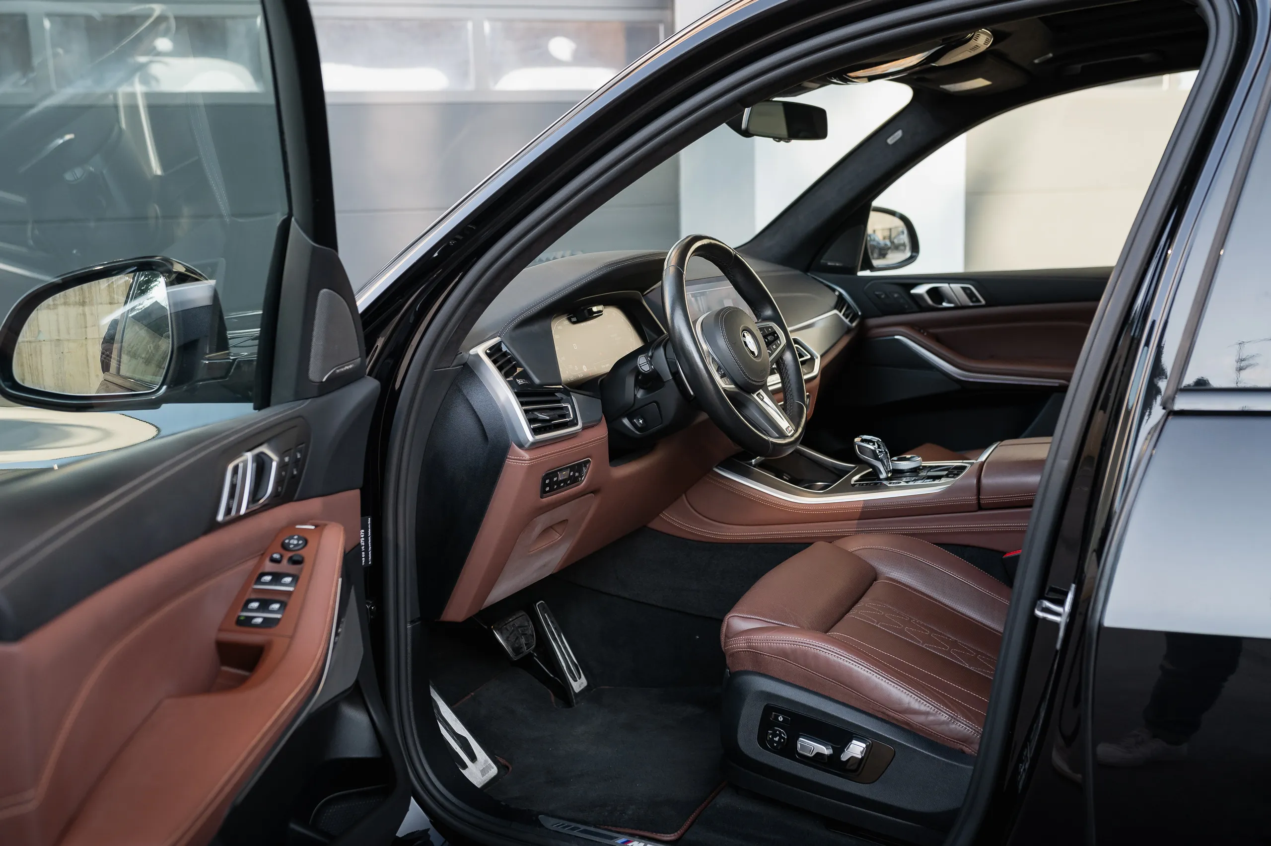 BMW-X5-M50i-20