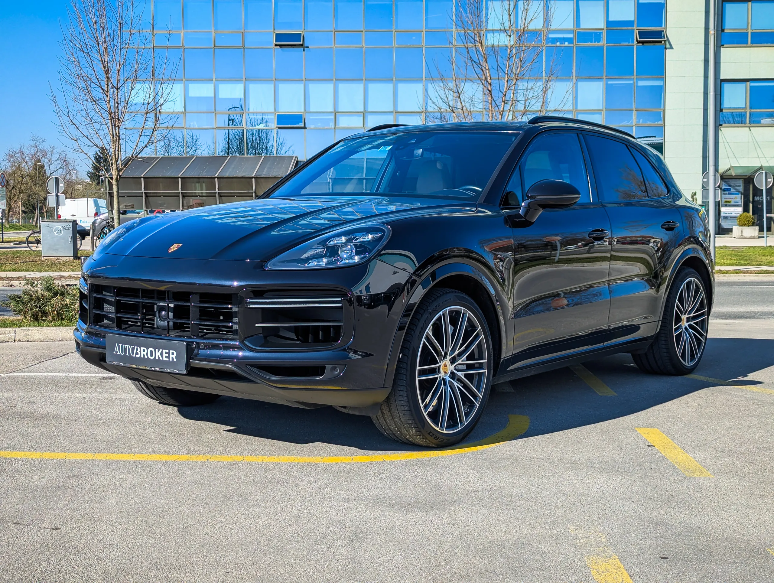 Porsche-Cayenne-Turbo-01