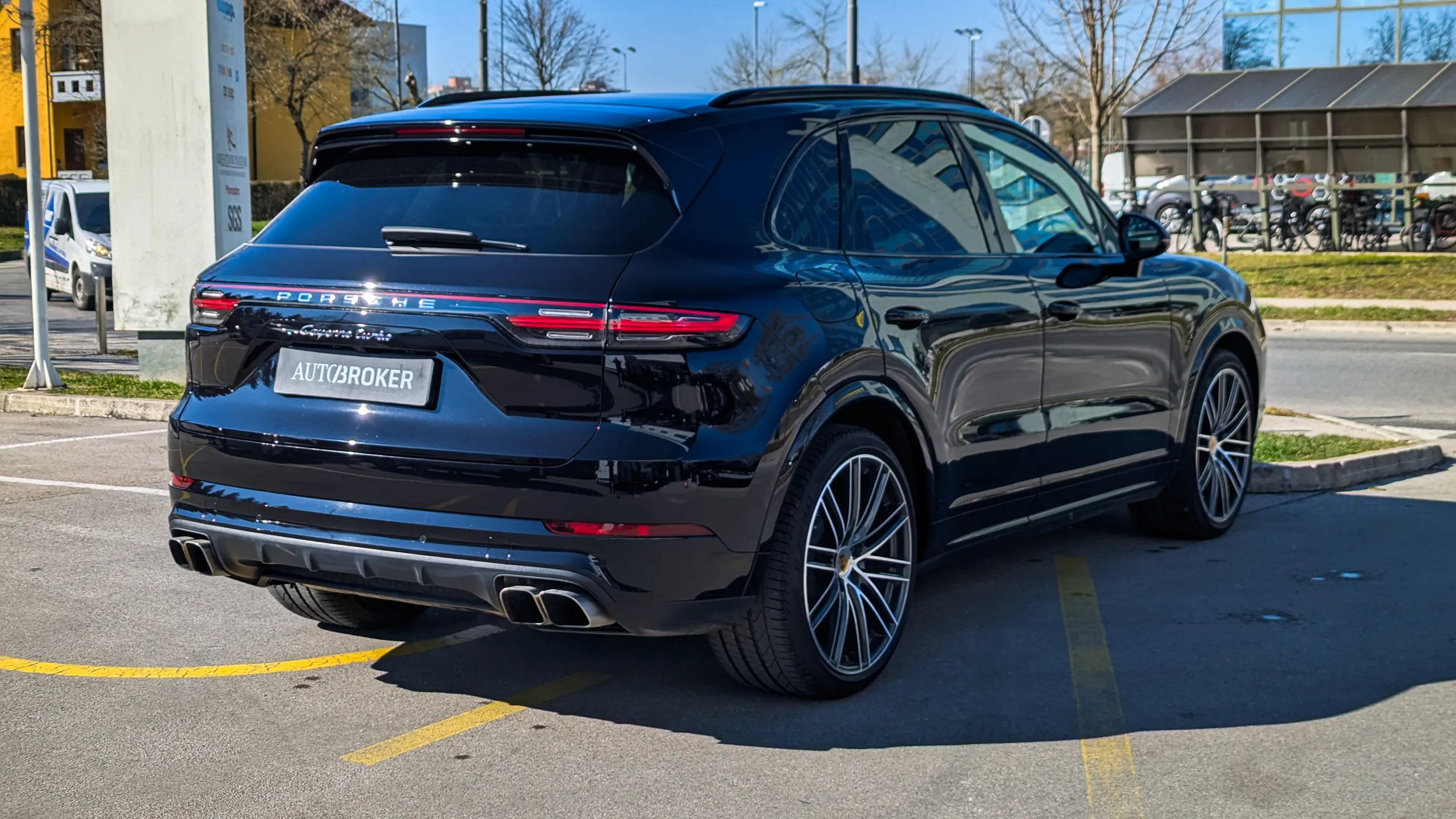 Porsche-Cayenne-Turbo-05